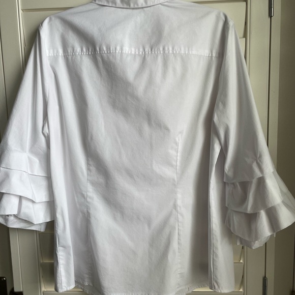 Blue Willow boutique women’s white 3/4 sleeve ruffle cuff blouse EUC - Picture 9 of 9